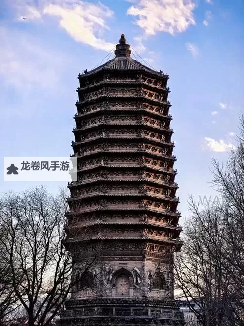 九宝玲珑塔图片欣赏:精美建筑的瑰丽风采图1