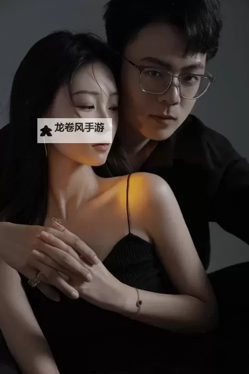 最美的情侣高清MV在线看：感受温馨浪漫的动人瞬间图1