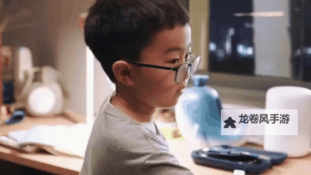 精彩瞬间:坐在学霸的棒棒上写作业视频揭秘图1