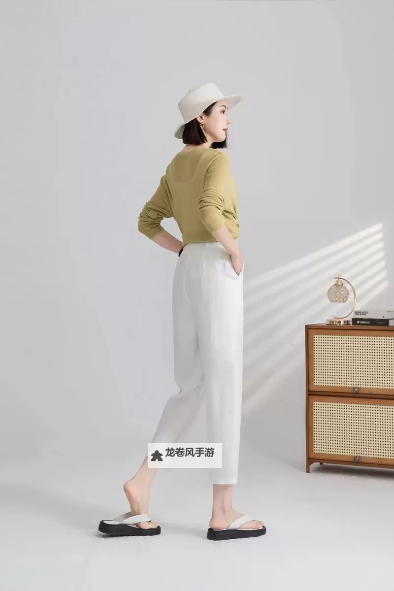 探索潮流风尚：品质与时尚并重的中国女裤网推荐图1